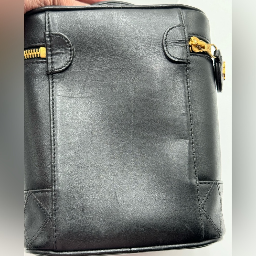 Chanel-Authentic-CC Logo bicolore Black Lambskin Leather Vanity Case - Picture 7 of 10